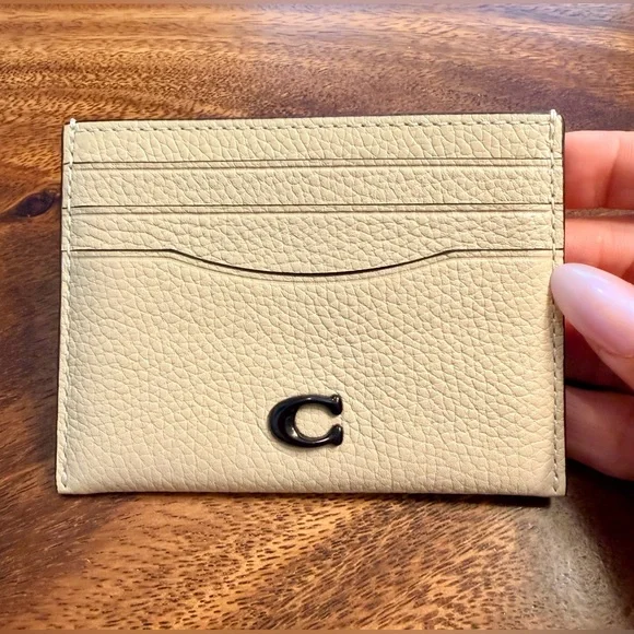 Coach Pebbled Leather Card Case Holder in Cream with Black 'C' Logo NWOT - Picture 8 of 12